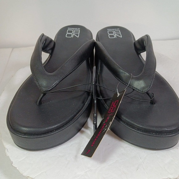 Women's NOBO' Black Wedge Faux Leather, memory foam Flip Flop Shoes, Size 7 - Picture 2 of 8